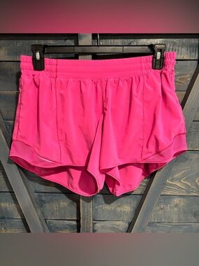 Women's Lululemon 2.5” Pink Hotty Hot Shorts Size 14